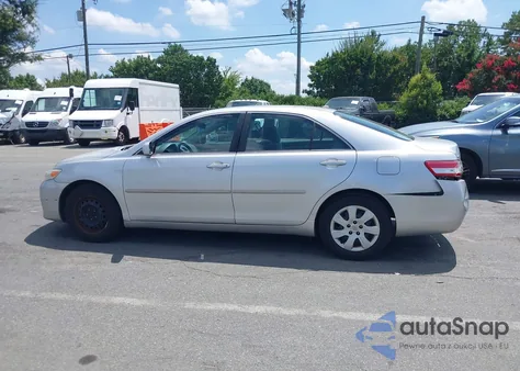 2011 Toyota Camry z USA, uszkodzony, nr VIN 4T1BF3EK7BU719840